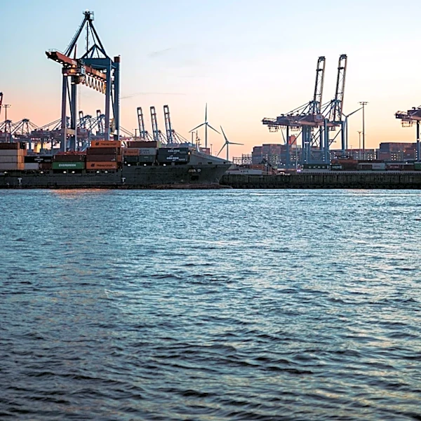 Hapag-Lloyd Revises $4.2 Billion ZIM Bid Amid Israeli Opposition Over National Security Concerns