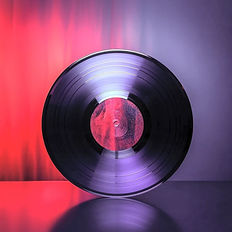 Eric Hutchinson Releases New Album 'Repeating Myself,' Inspired by Contemporary Artists