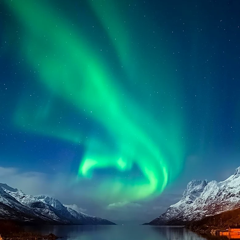 Tromsø Offers Diverse Northern Lights Viewing Experiences with Guided Tours Recommended