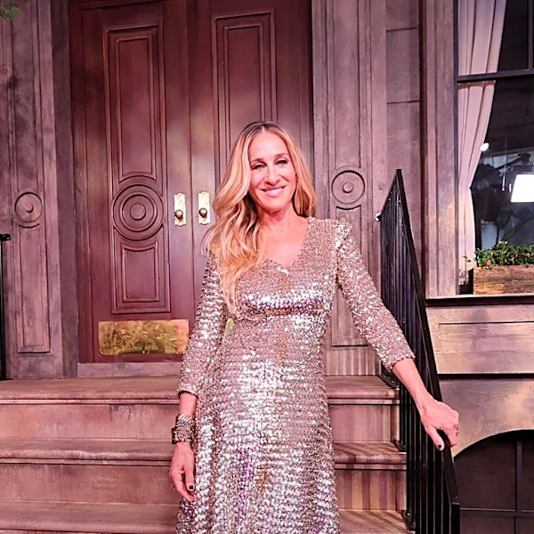 Alanis Morissette Pitched Herself for 'Sex and the City' Lesbian Kiss Scene