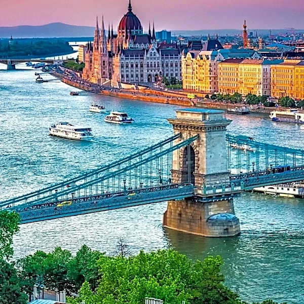 Hungary's Tourism Industry Calls for Eased Foreign Worker Regulations Amid Labor Shortages