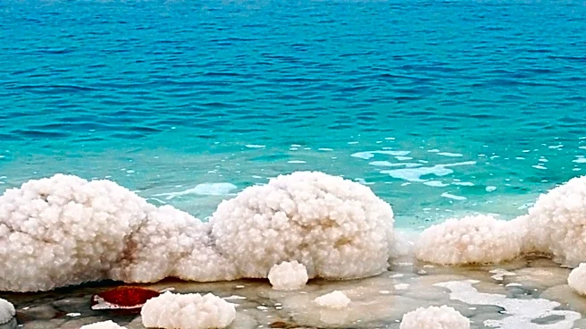 Dead Sea Salt Crystals Pose Discomfort for Visitors, Require Prompt Rinsing