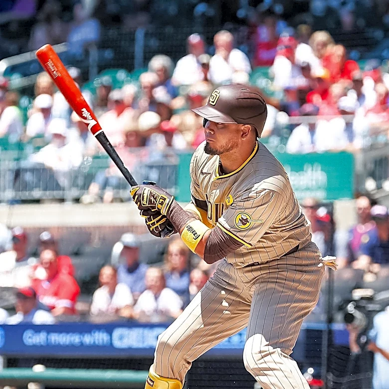 Manny Machado's Two-Run Homer Propels Padres to Seventh Consecutive Victory Over Giants