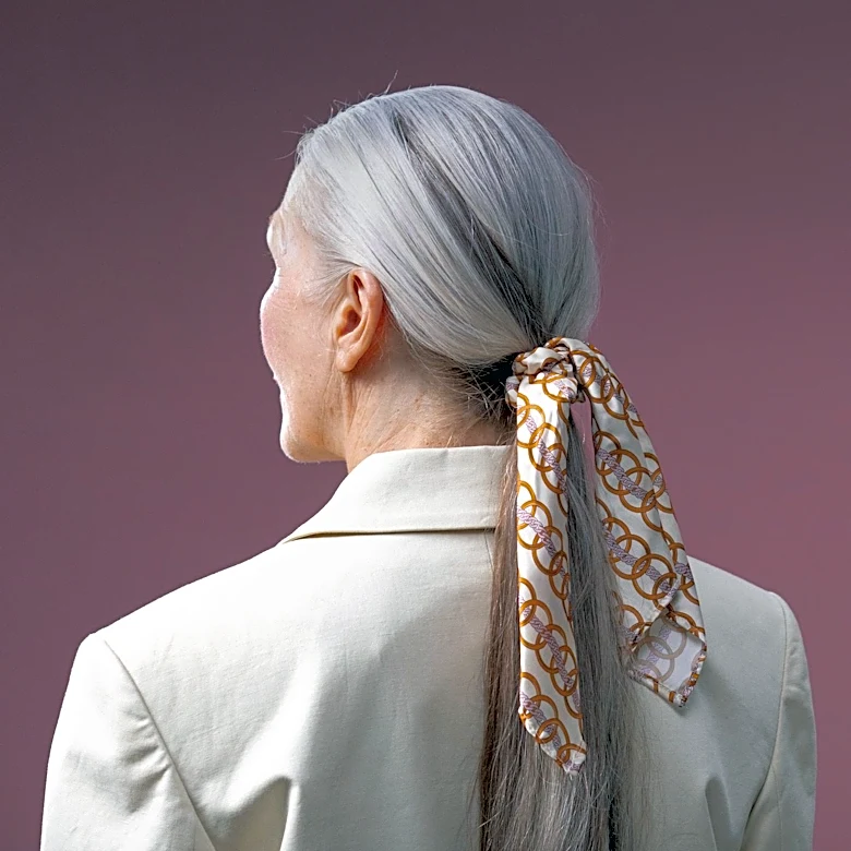 Millennials Debate Embracing or Concealing Gray Hair, Reflecting Evolving Beauty Standards