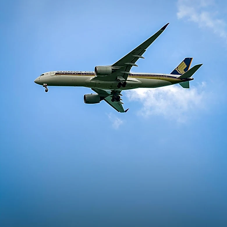 Singapore Airlines Premium Economy on Boeing 777 Offers Enhanced Comfort and Service