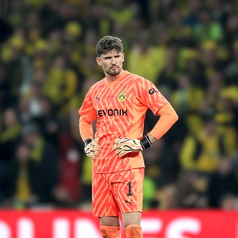 Borussia Dortmund Aims to Retain Goalkeeper Gregor Kobel Amid Real Madrid Interest