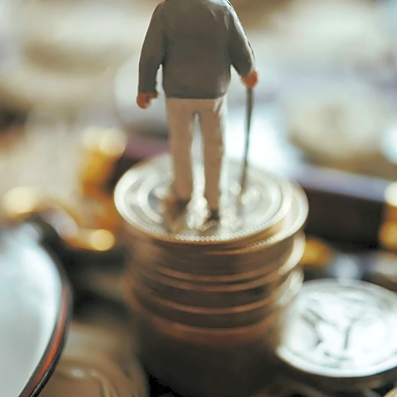 Retirement Planning Shifts Focus to Spending Strategies and Guaranteed Income