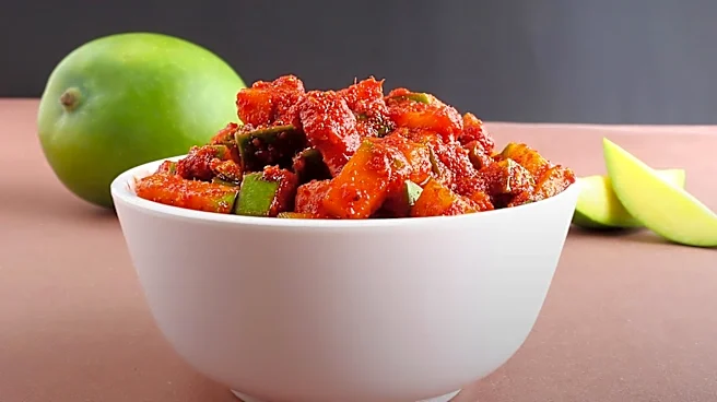 Woman's Pet Bird, Mango, Steals the Show in Viral Nigerian Restaurant Review