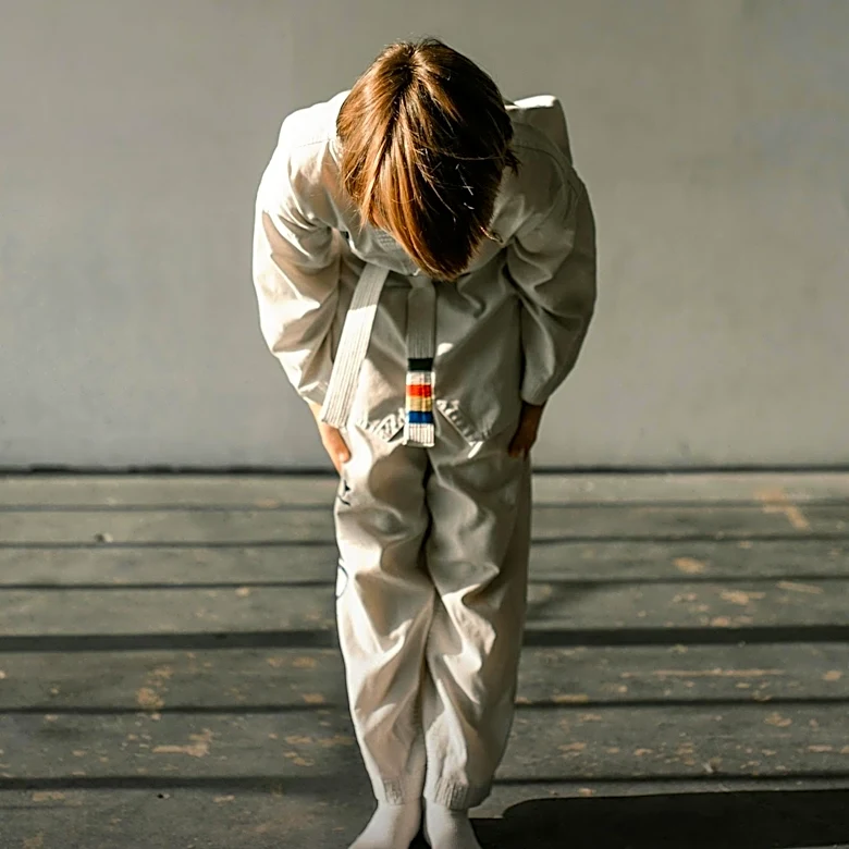 Japanese Bowing Increases Perceived Attractiveness, Study Finds Cultural Specificity