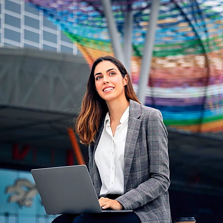 Deloitte Consultant Allison Powell Advises on Data Governance and AI Risk for Financial Services