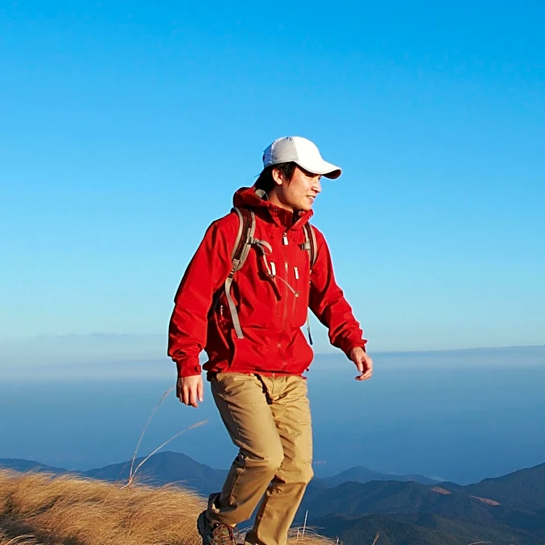 Modern Hiking Apparel Focuses on Layering and Technical Fabrics for Optimal Performance