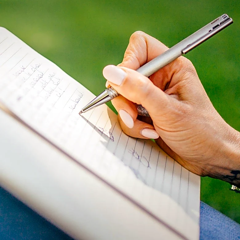 Journaling Emerges as a Key Tool for Mental Clarity and Emotional Well-being