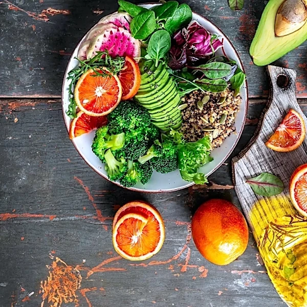 Clean Eating Emphasizes Whole Foods and Sustainable Lifestyle Over Fad Diets