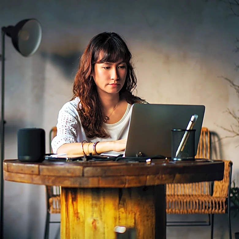 Hybrid Work Presents Legal and Security Risks for U.S. Employers, Emphasizing Compliance and Inclusion