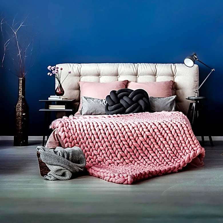 Mob Wife Aesthetic Gains Traction in Lifestyle and Decor Trends