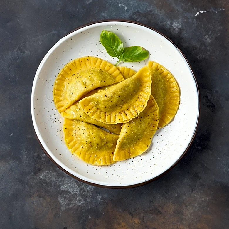 Comedian Theo Von Praises Gaetano's Ristorante's Mezzaluna Ravioli in Las Vegas