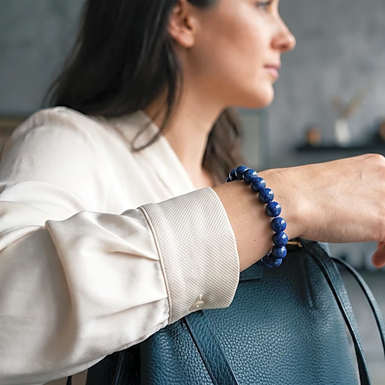 Blue Bracelets Lack Universal Meaning, Context is Key for Interpretation