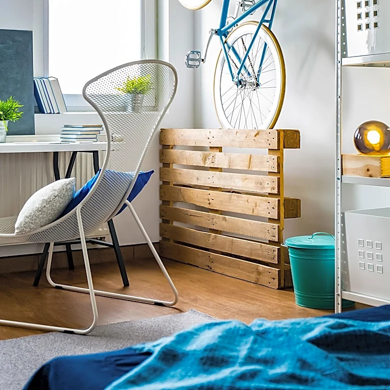 Studio Apartment Design Emphasizes Space-Saving and Multi-Functional Solutions