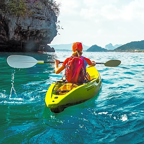 Kayaks Offer Solo Paddling Efficiency and Wind Handling Over Canoes