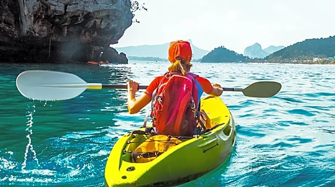 Kayaks Offer Solo Paddling Efficiency and Wind Handling Over Canoes
