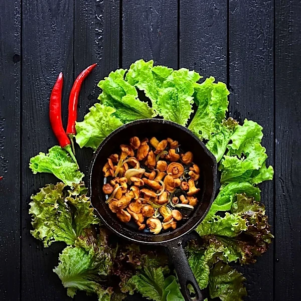 Cast Iron Cookware Offers Modest Iron Boost, Not a Cure for Deficiency