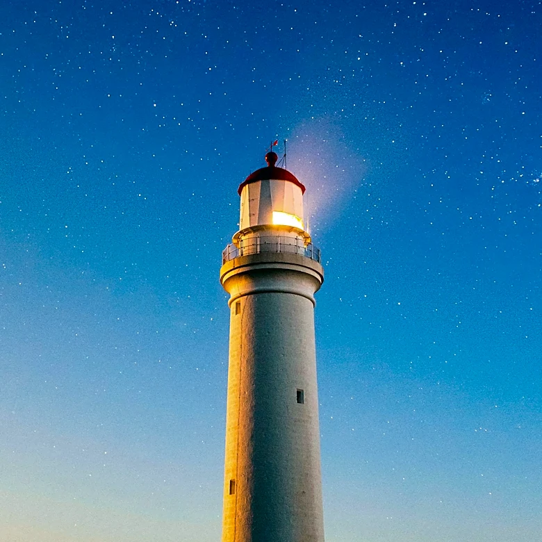 AI Founders Face Critical Sales Strategy Choice: Lighthouse vs. Landgrab Approaches