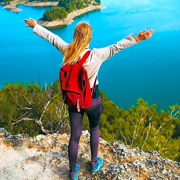 Solo Travel Gains Popularity, Emphasizing Safety and Planning for Independent Explorers