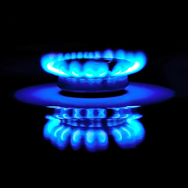 Southwest Gas Holdings Faces Share Price Decline Amidst Mixed Quarterly Results and Rate Case Progress
