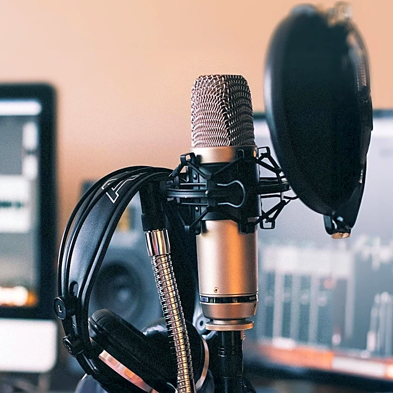 Dream Life Podcast Discusses Listener Engagement and the Importance of Support for Personal Change