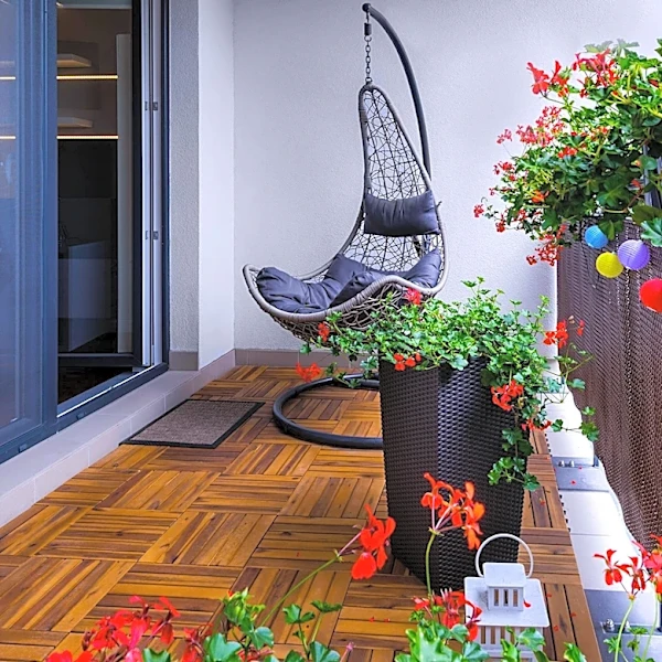 DIY Wooden Batten Privacy Screens Offer Transformative Balcony Makeovers