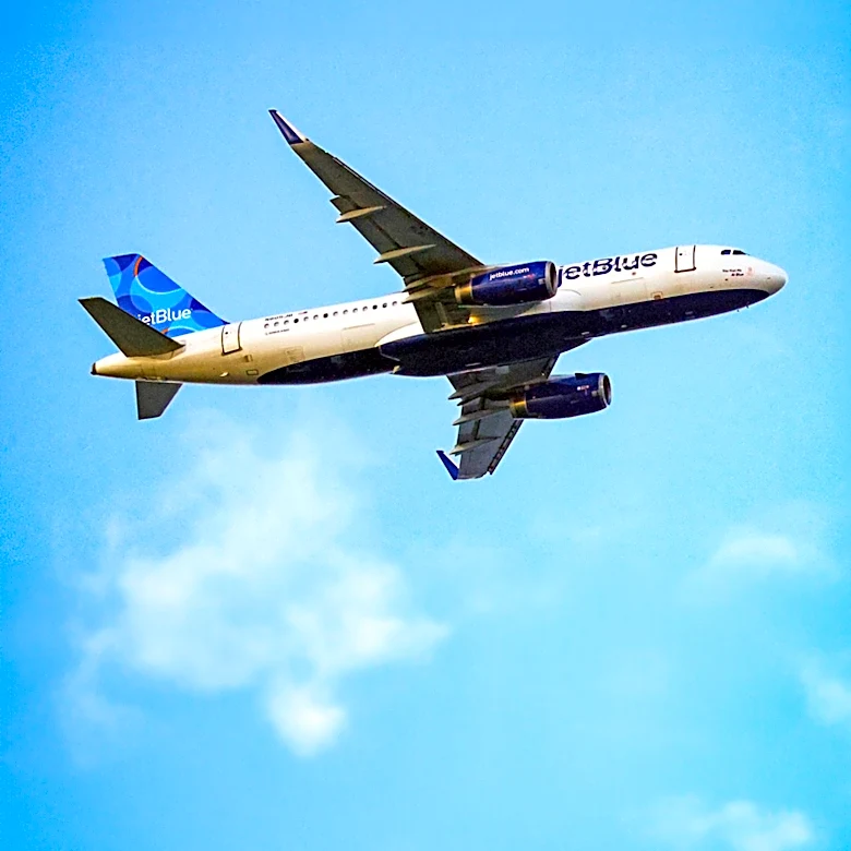 JetBlue Airways Offers Direct Booking Benefits and Enhanced In-Flight Experience