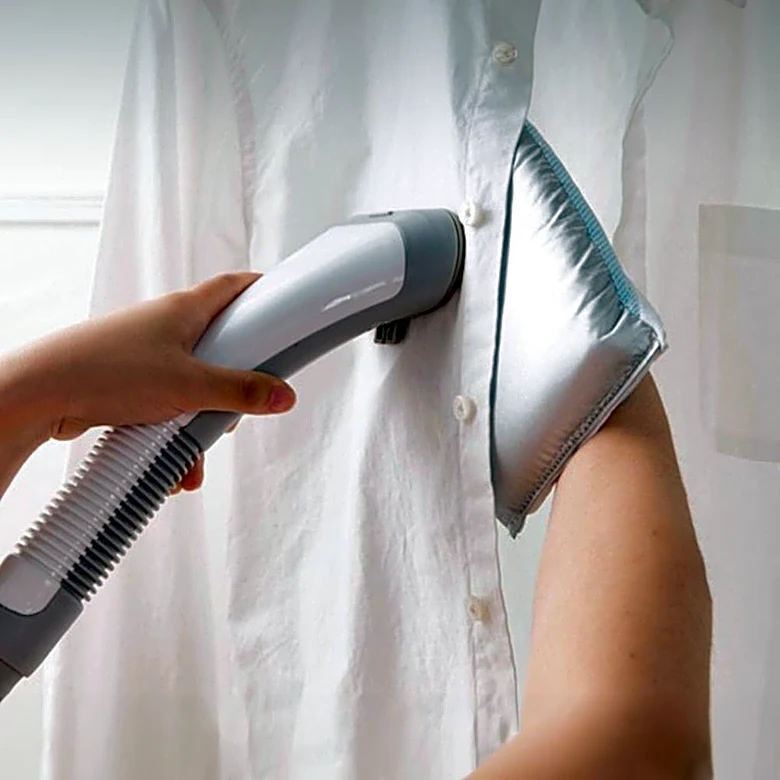 Travel Influencer Anna Sheehy Reveals Handheld Steamer as Key to Wrinkle-Free Clothes
