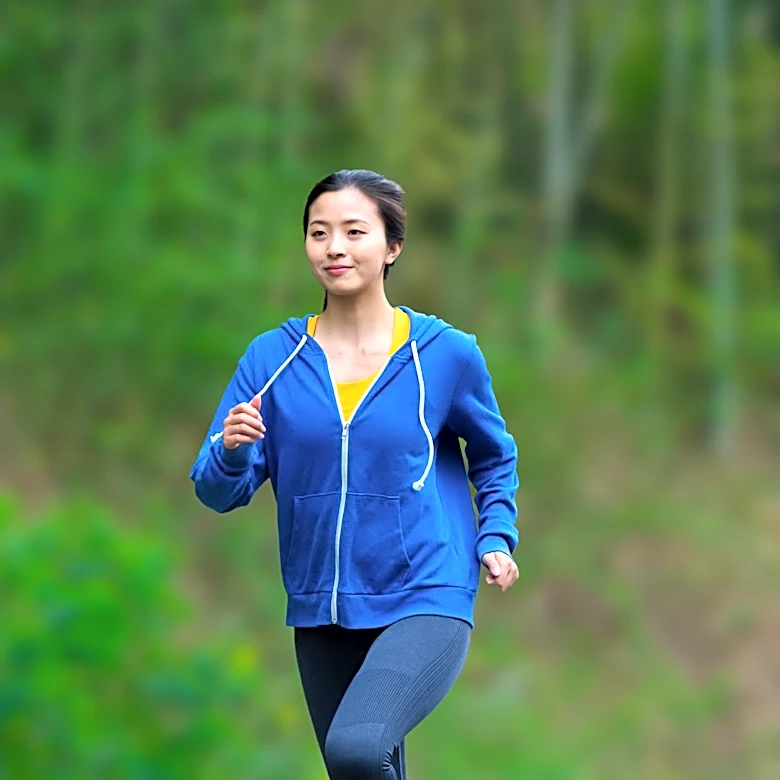 Regular Walking Offers Extensive Health Benefits, Surpassing Intense Workouts in Sustainability