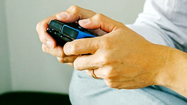 Neurologist Identifies Seven Everyday Habits Damaging Brain Health, Cites 'Doom Scrolling'
