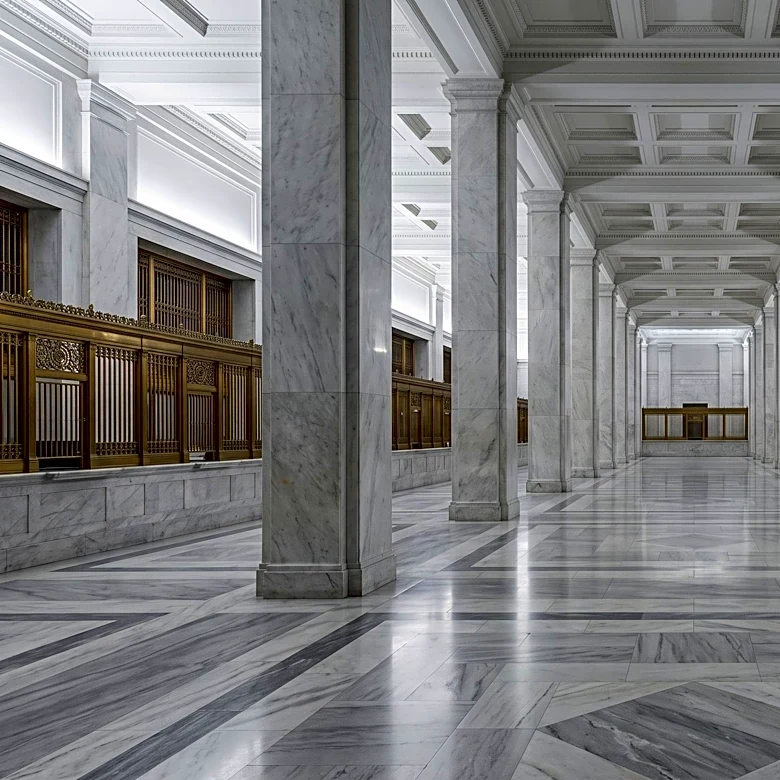 Central Banks Face Conflict Between Liquidity Crisis Management and Price Stability During High Inflation