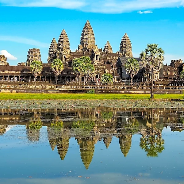 Small Group Tours Emerge as Preferred Option for Solo Travelers in Cambodia