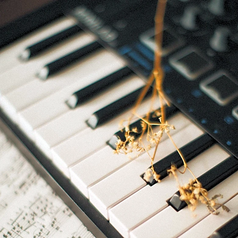Free Pop Piano Sheet Music Website Offers 104 Songs with Video Tutorials