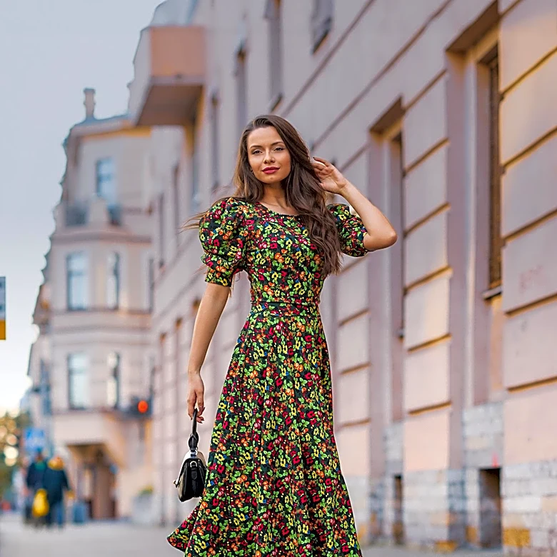 French Girl Style Adapted for Petites Emphasizes Fit and Classic Prints