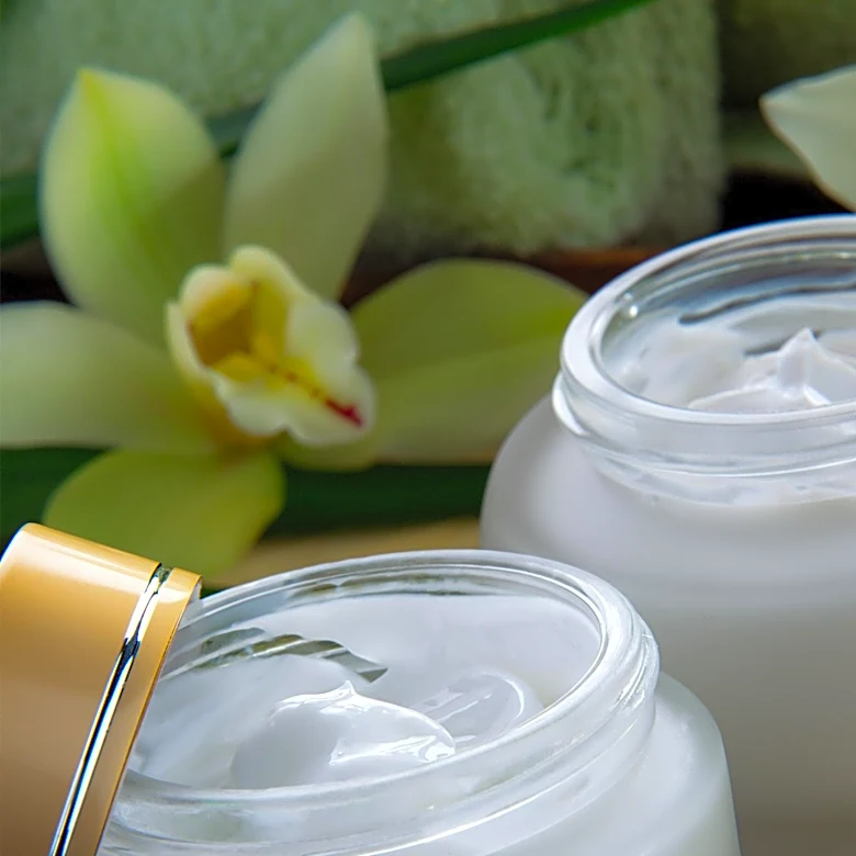 Bakuchiol and Adapalene Emerge as Alternatives to Tretinoin in Skincare Discussions