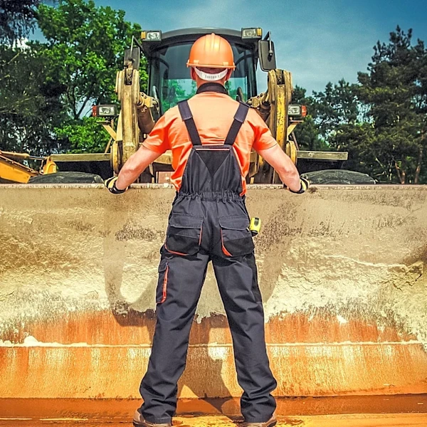 Kitten Rescued from Excavator Becomes Honorary Construction Crew Member in Ohio