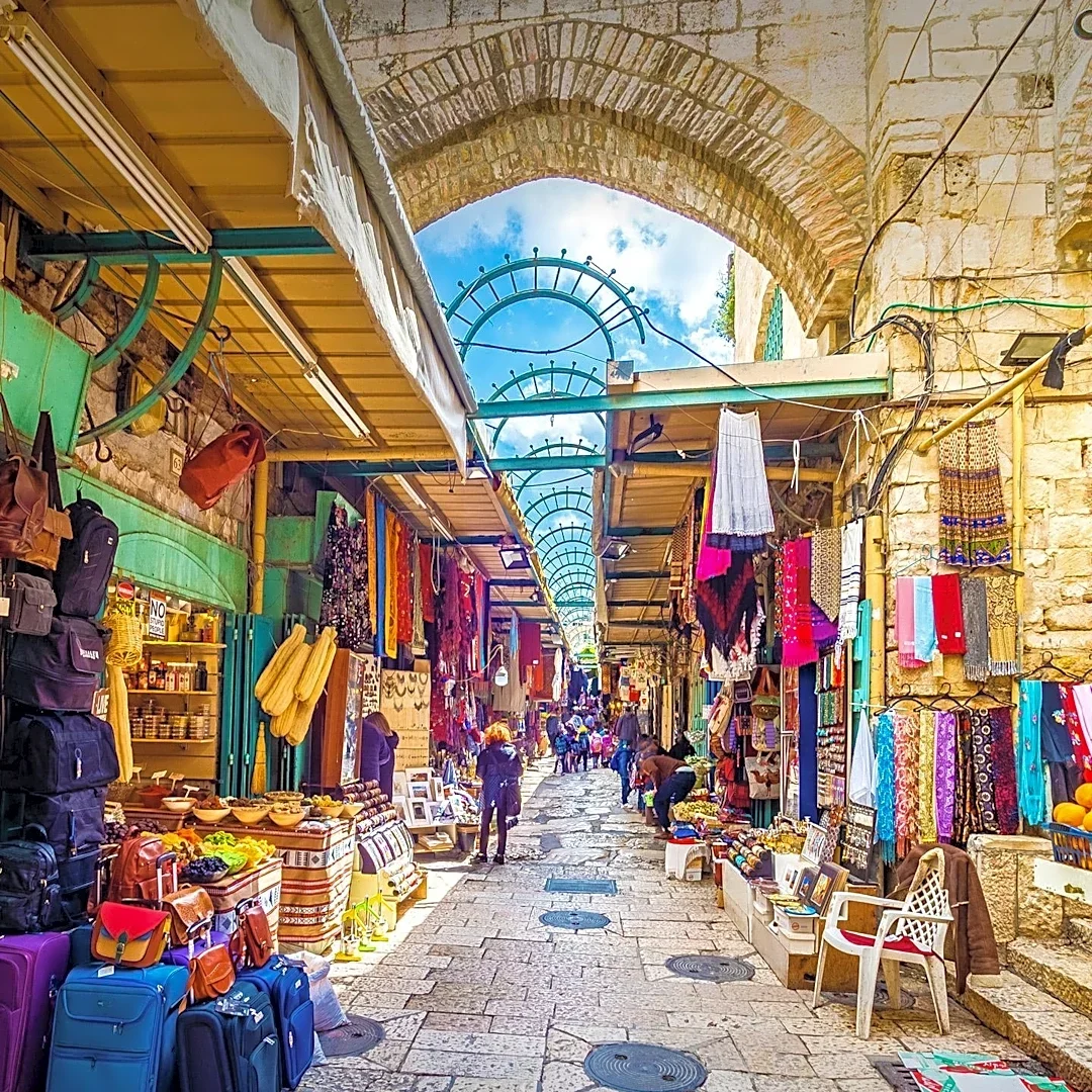 Istanbul's Grand Bazaar Preserves Centuries-Old Artisan Traditions Amid Modernization