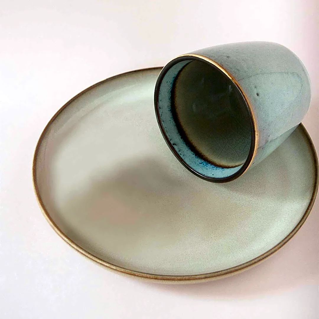 GlazeShare User Identifies 'Blue Crackle' Glaze, Notes Brand Uncertainty