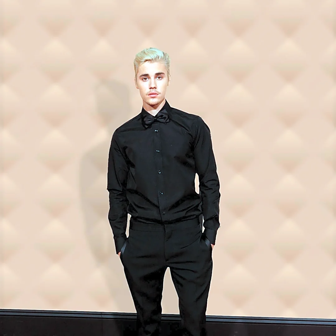 Justin Bieber Receives 'White Boy of the Year' Award from Anthony Edwards' Believe That Awards