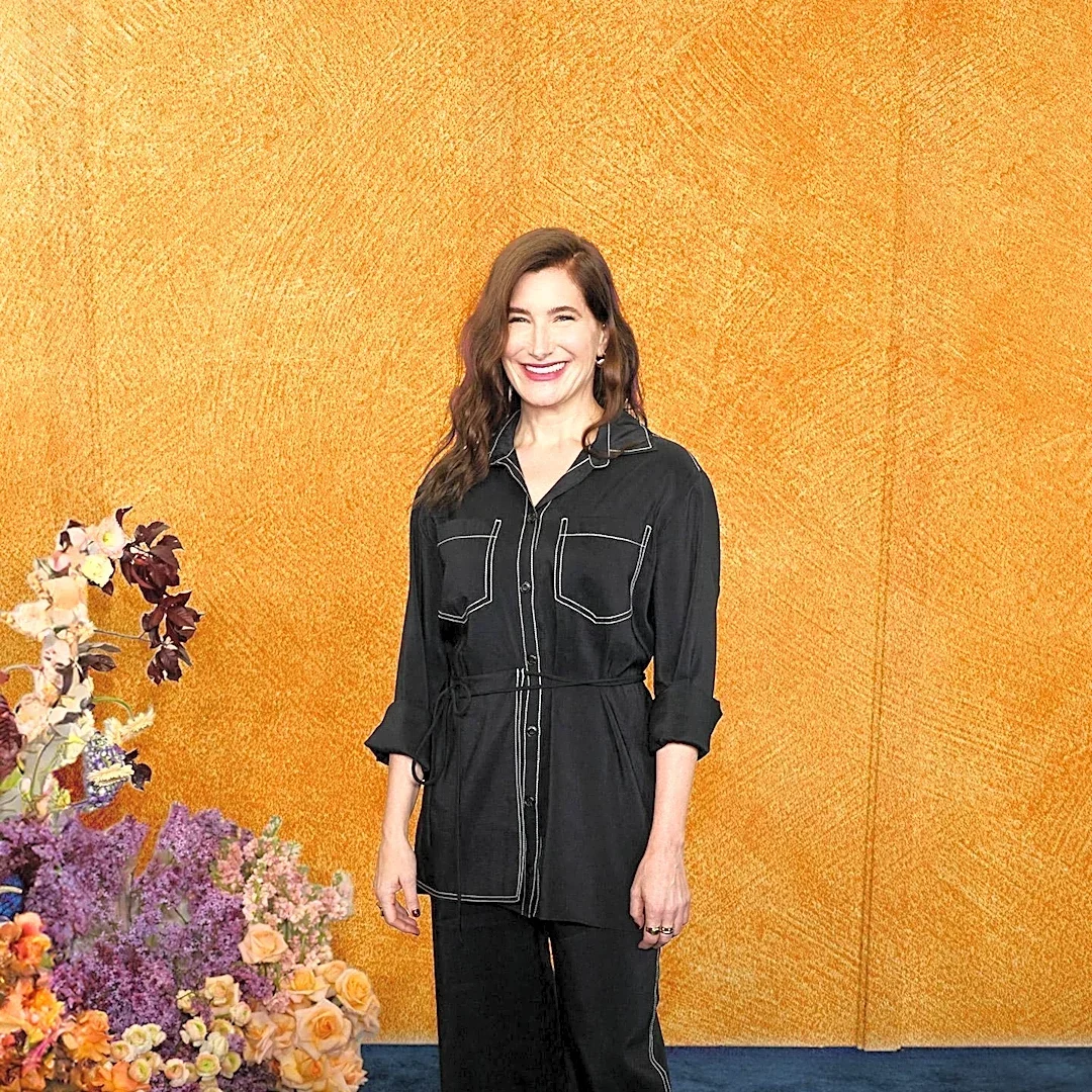 Kathryn Hahn Featured in 'Glass Onion: A Knives Out Mystery' on Netflix