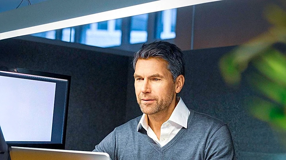 Josh Brolin Reveals Past as Full-Time Stock Trader Before Hollywood Success