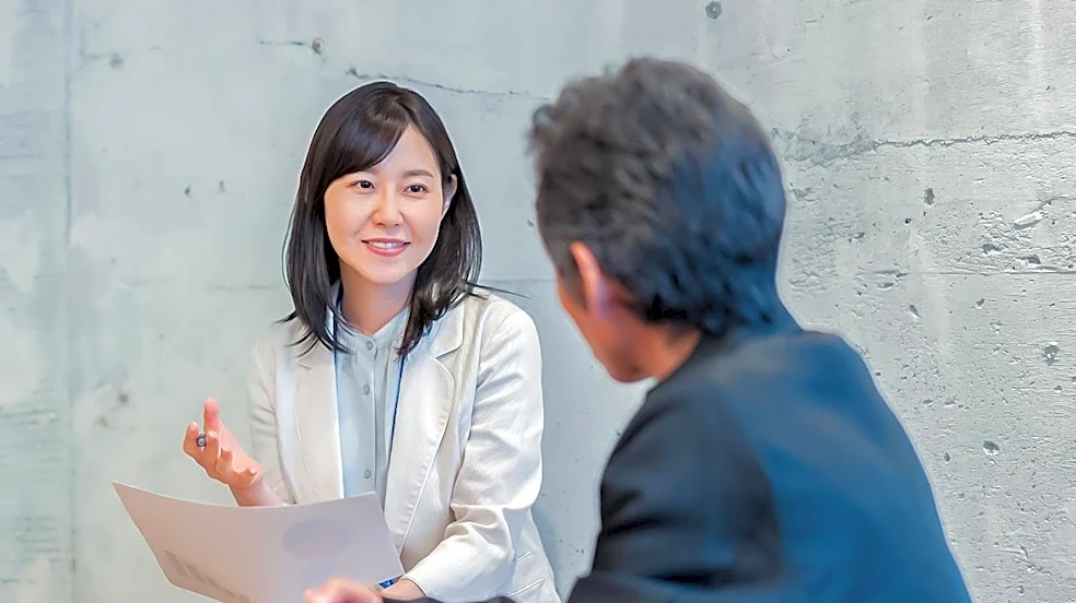 Family Businesses Face Critical Choice: Coaching for Individual Growth vs. Consulting for Systemic Solutions