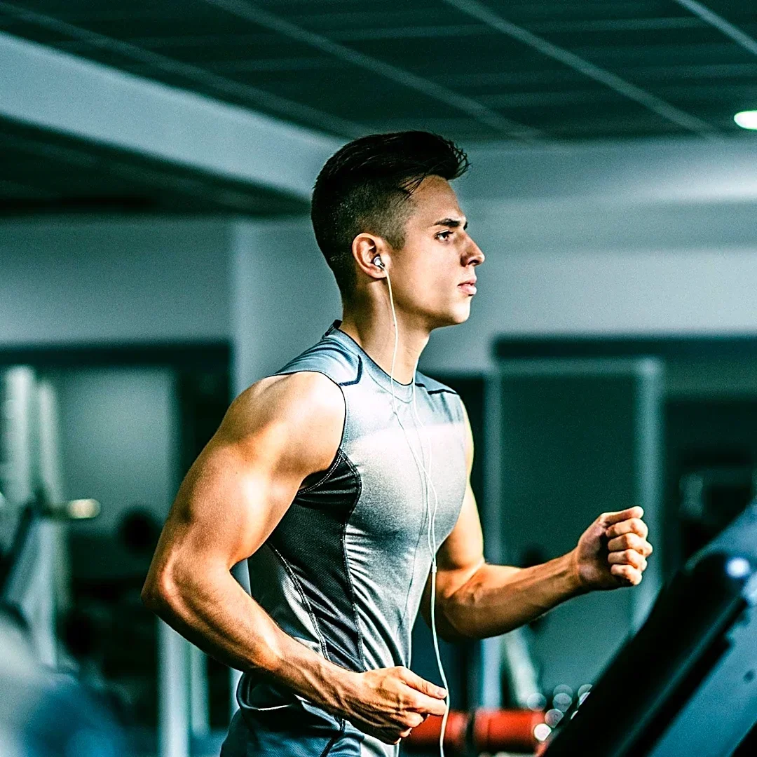 Zone 2 Cardio Emphasized for Building Aerobic Base and Enhancing Recovery in Fitness Regimens