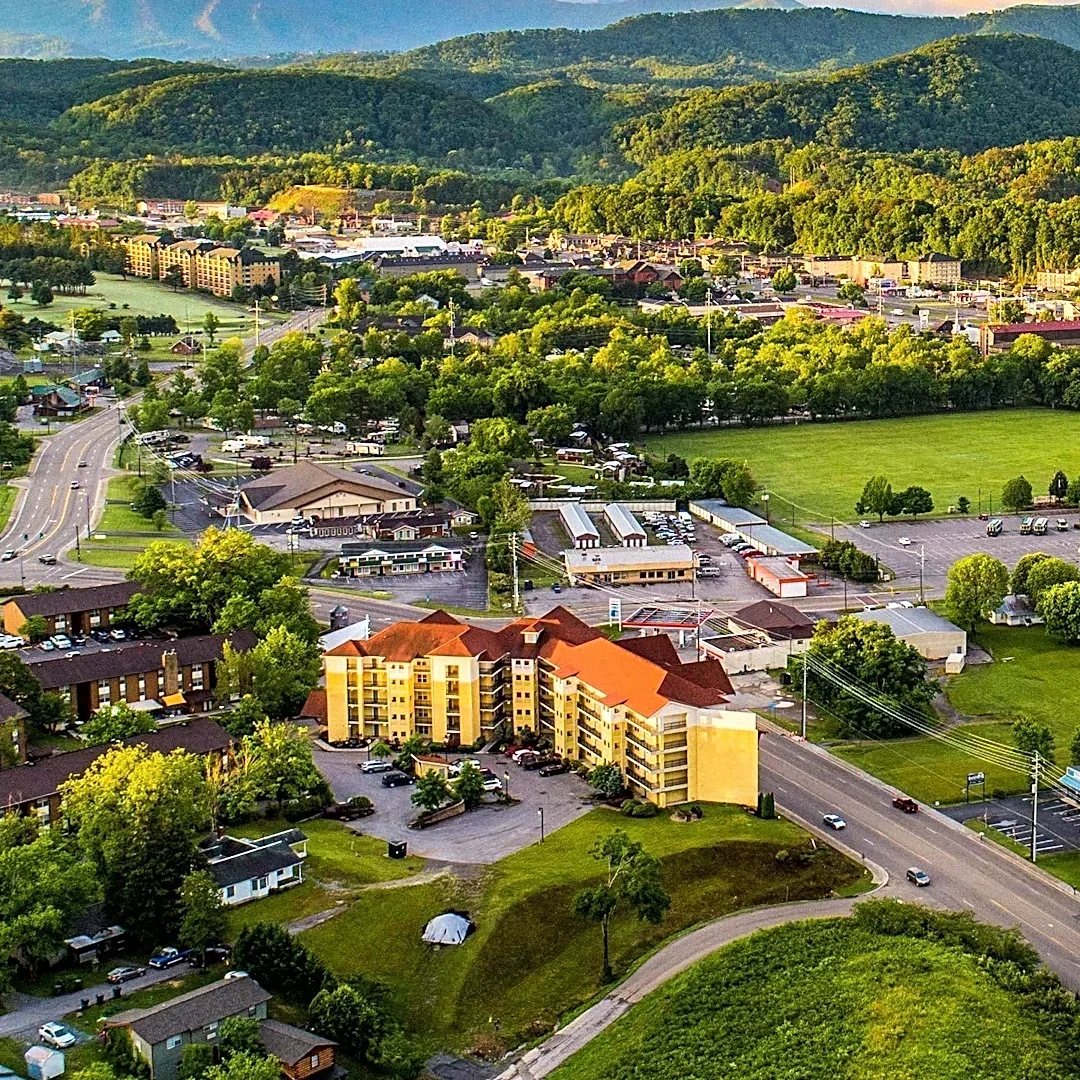 Gatlinburg Offers Diverse Outdoor Experiences for Travelers Near Great Smoky Mountains National Park