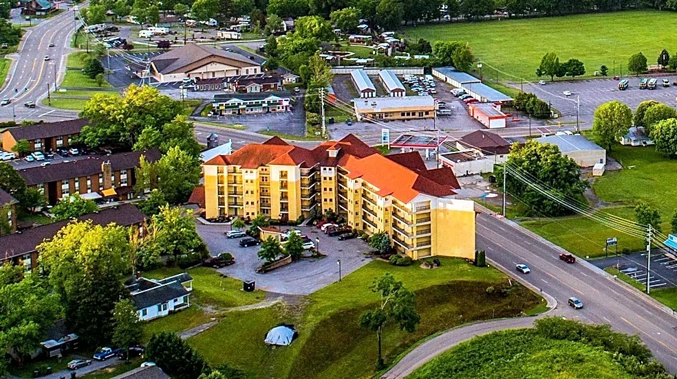 Gatlinburg Offers Diverse Outdoor Experiences for Travelers Near Great Smoky Mountains National Park