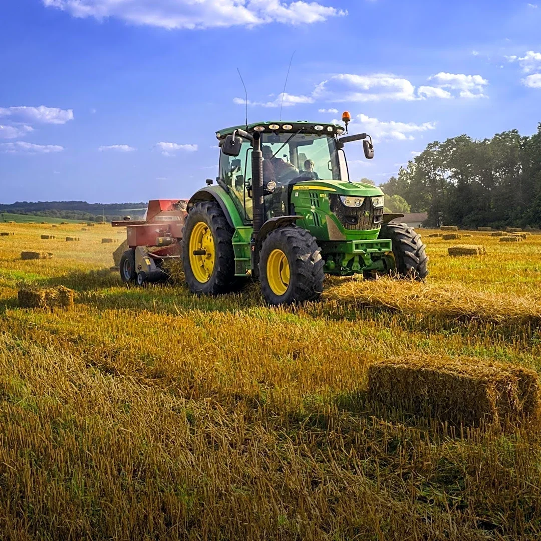 John Deere Expands Career Opportunities in Agricultural and Construction Equipment Sectors